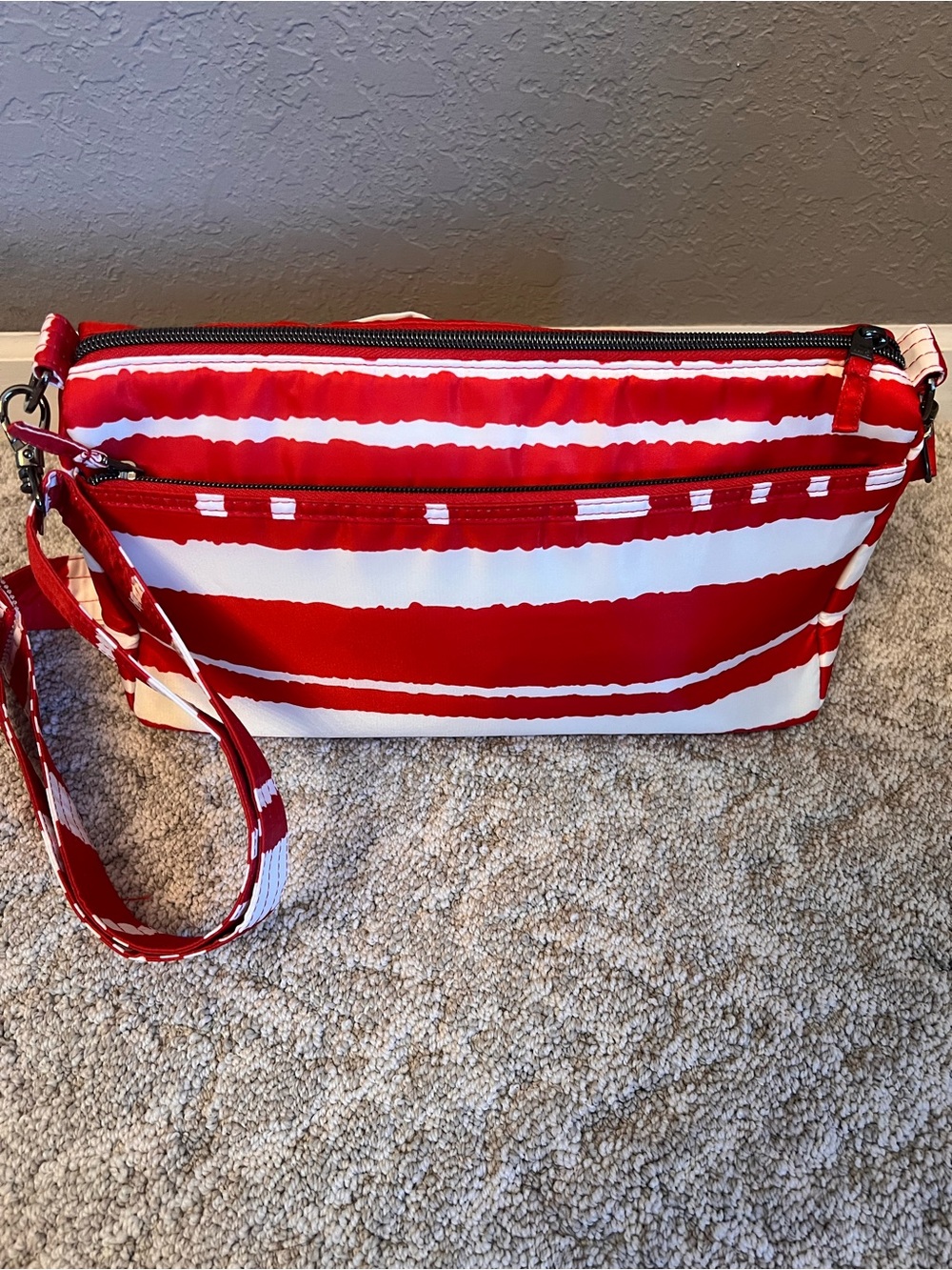 Lug Stretch LS Crossbody Bag Red White Stripe NWOT RFID Organizer Purse - Picture 6 of 16